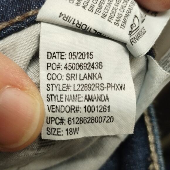 Gloria Vanderbilt Plus Size 18W Short Amanda Dark Wash Tapered Leg Blue Jeans - Picture 6 of 6